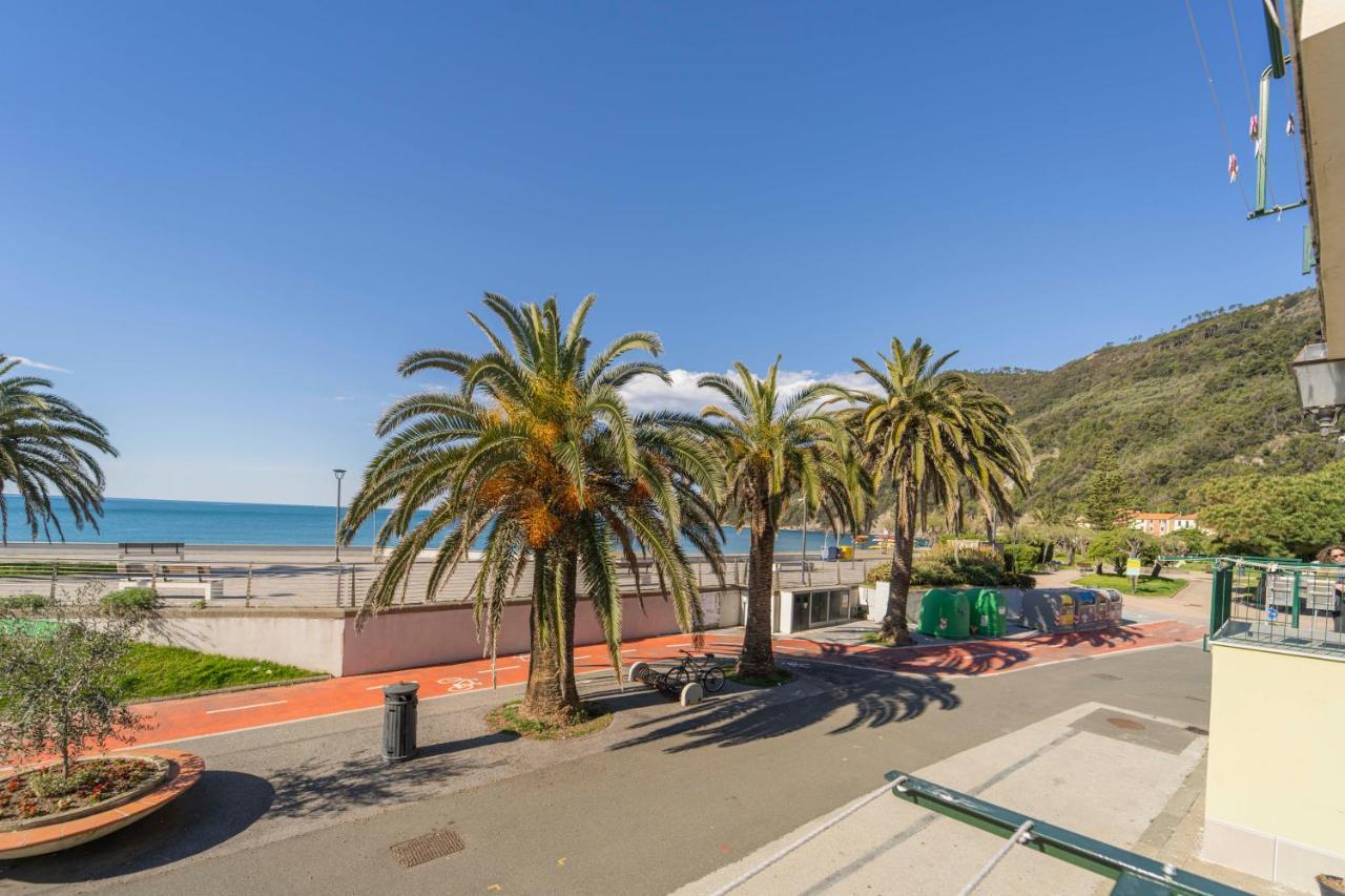 105 - La Casa Di Jacopo, Fronte E Vista Mare In Centro A Riva Trigoso, 20 Metri Dalla Spiaggia Apartamento Sestri Levante Exterior foto